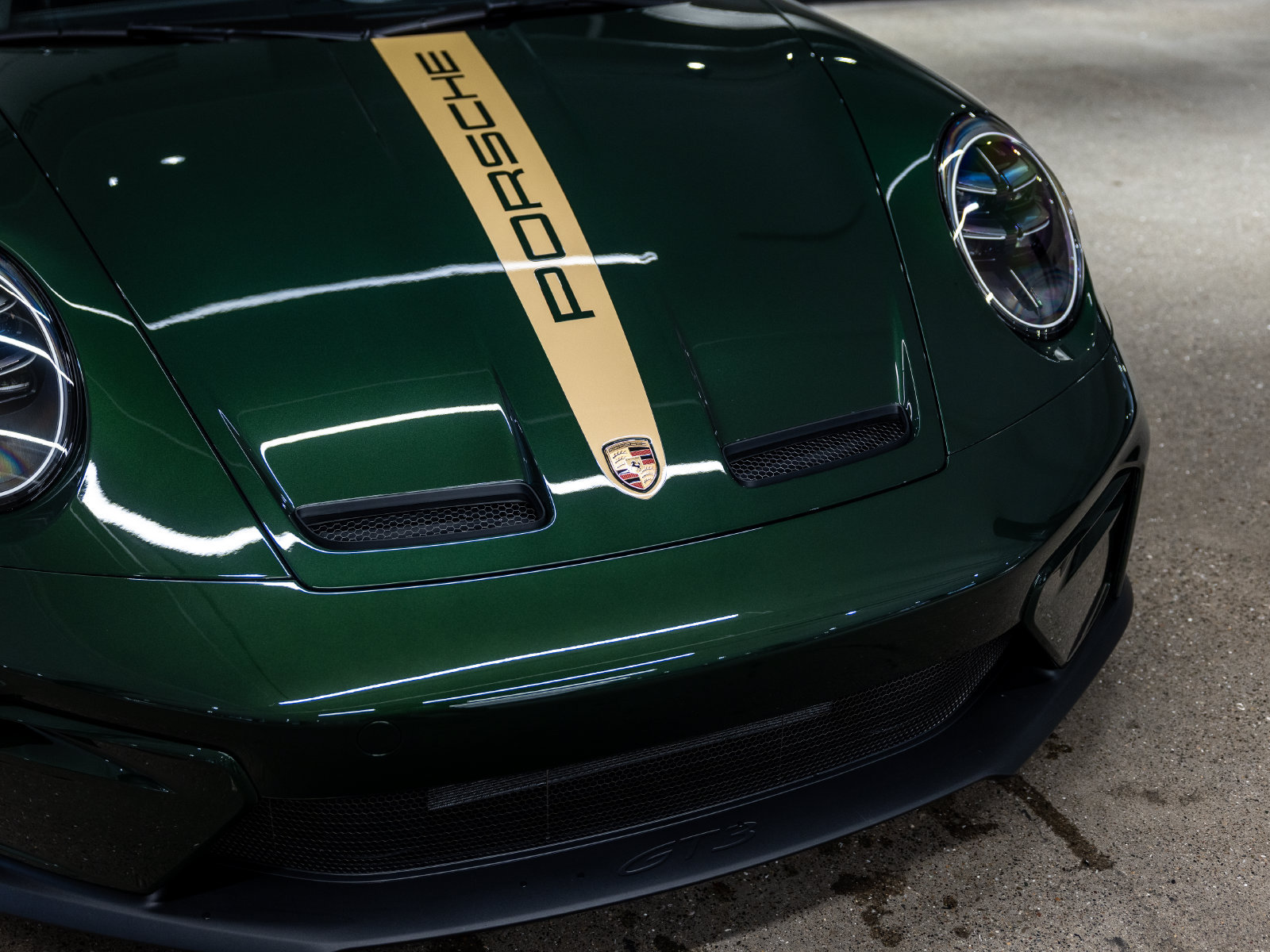Certified 2025 Porsche 911 GT3 RWD image 13