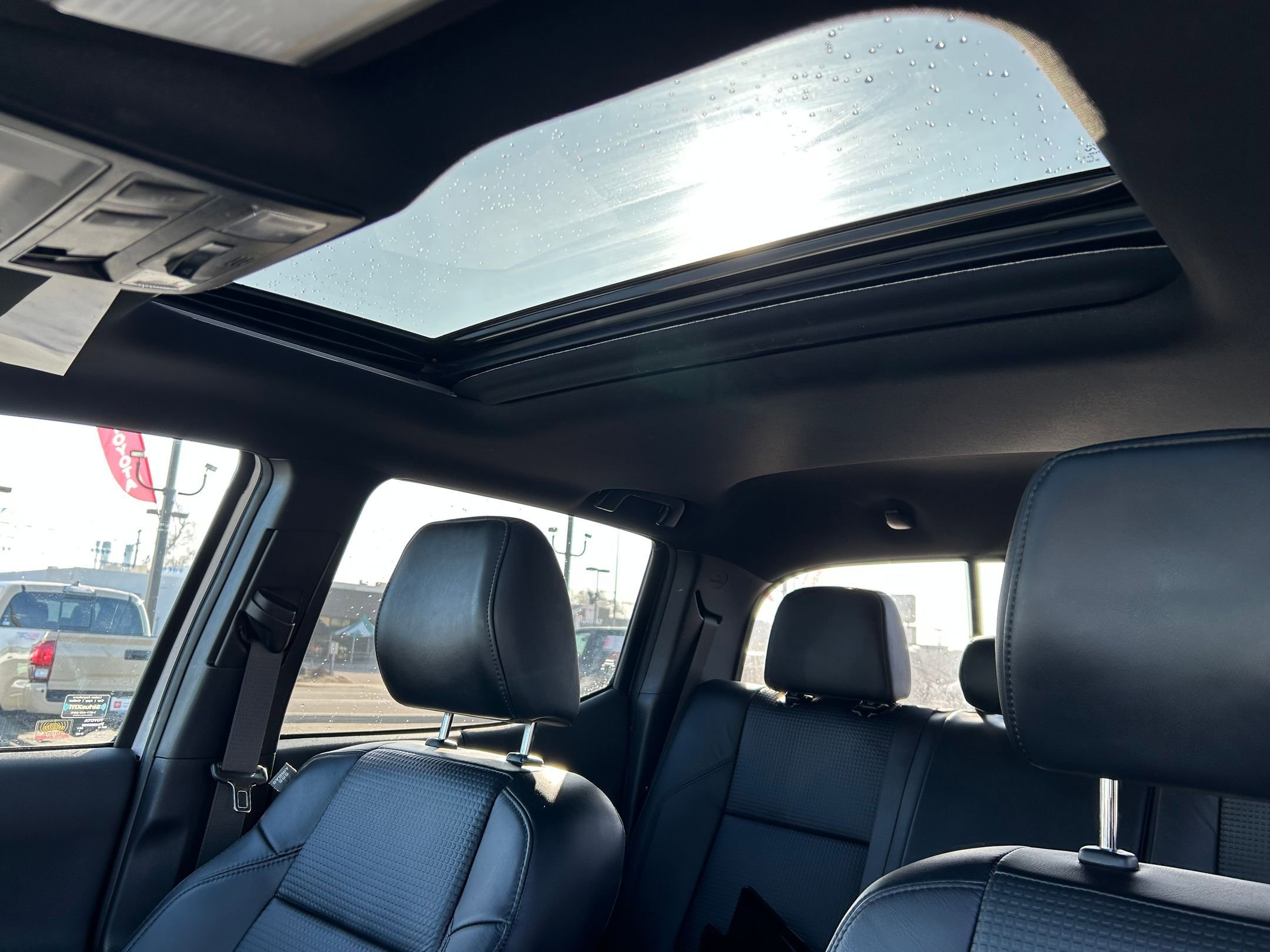 Used 2018 Toyota Tacoma TRD Off-Road image 30