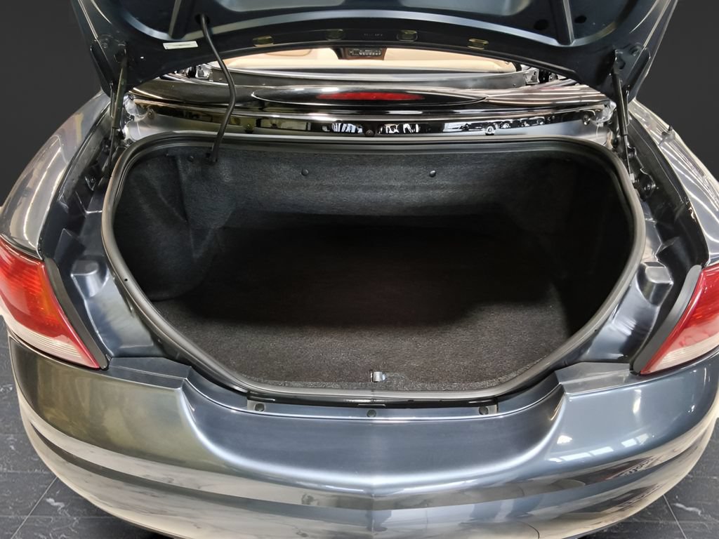 Used 2002 Chrysler Sebring Limited FWD image 14