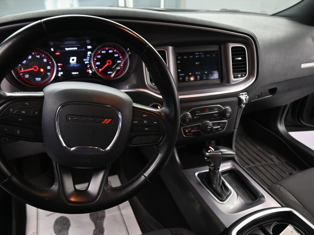Used 2020 Dodge Charger SXT image 39
