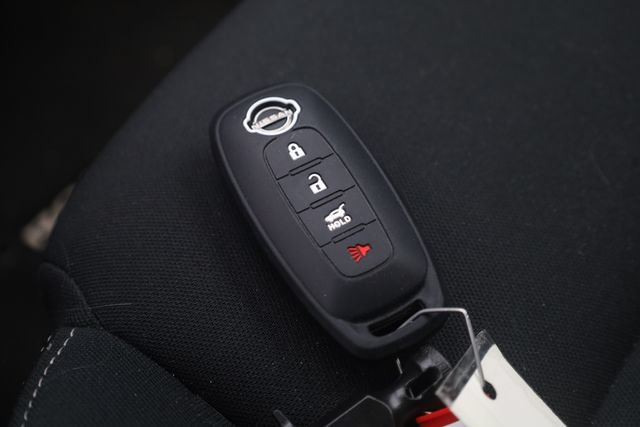 Used 2023 Nissan Rogue S FWD image 29