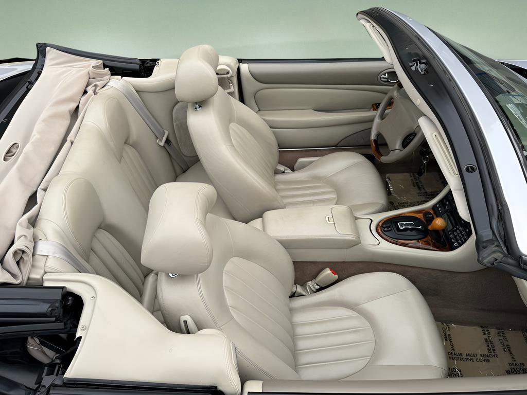 Used 2002 Jaguar XK8 Convertible image 38