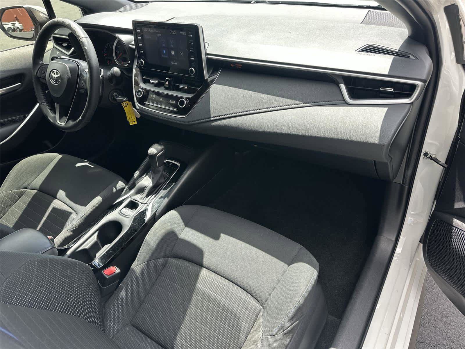 Used 2020 Toyota Corolla SE FWD image 13