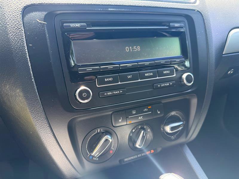 Used 2013 Volkswagen Jetta SE FWD image 20