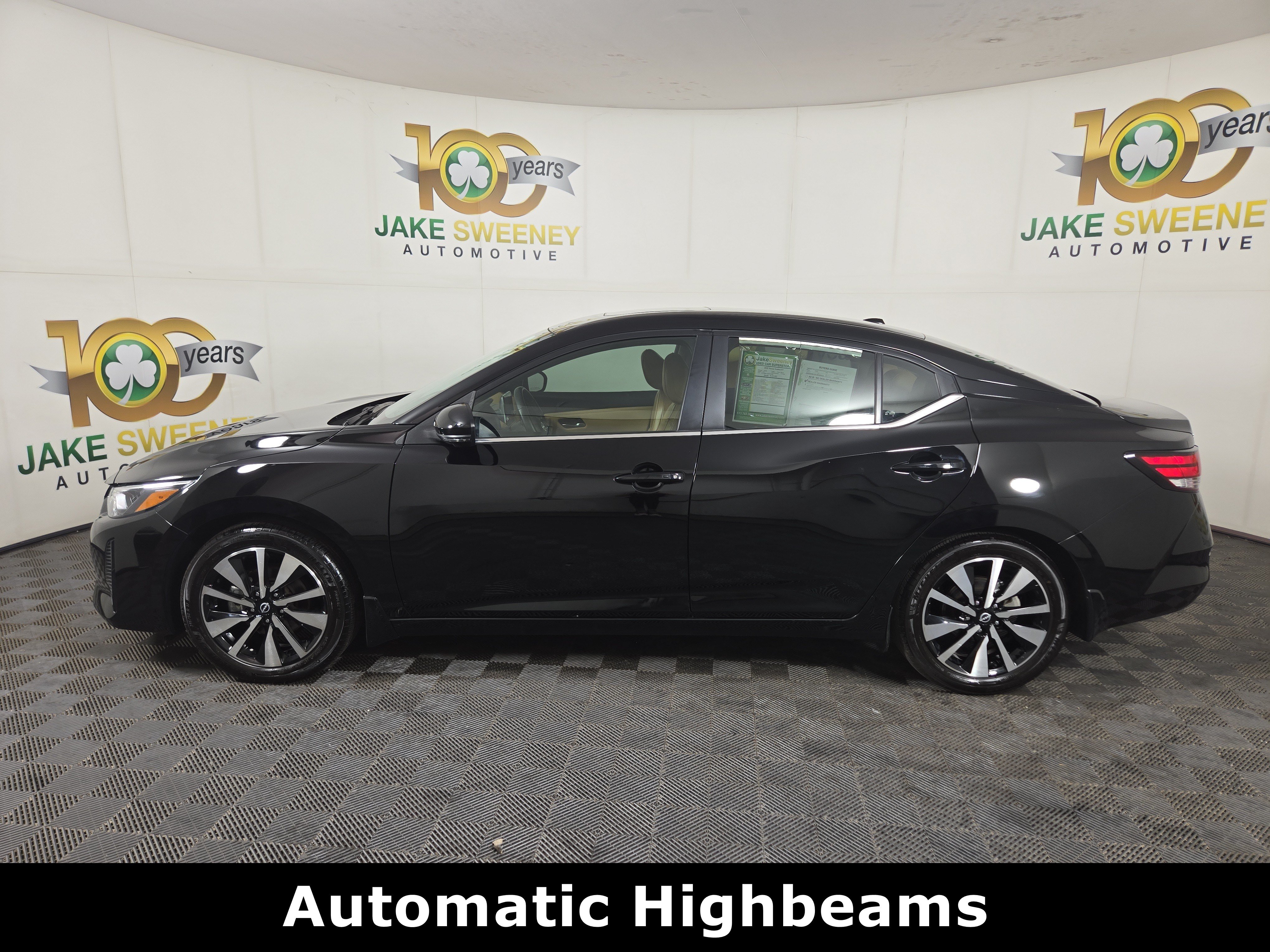 Used 2025 Nissan Sentra SV w/ SV Premium Package FWD image 4