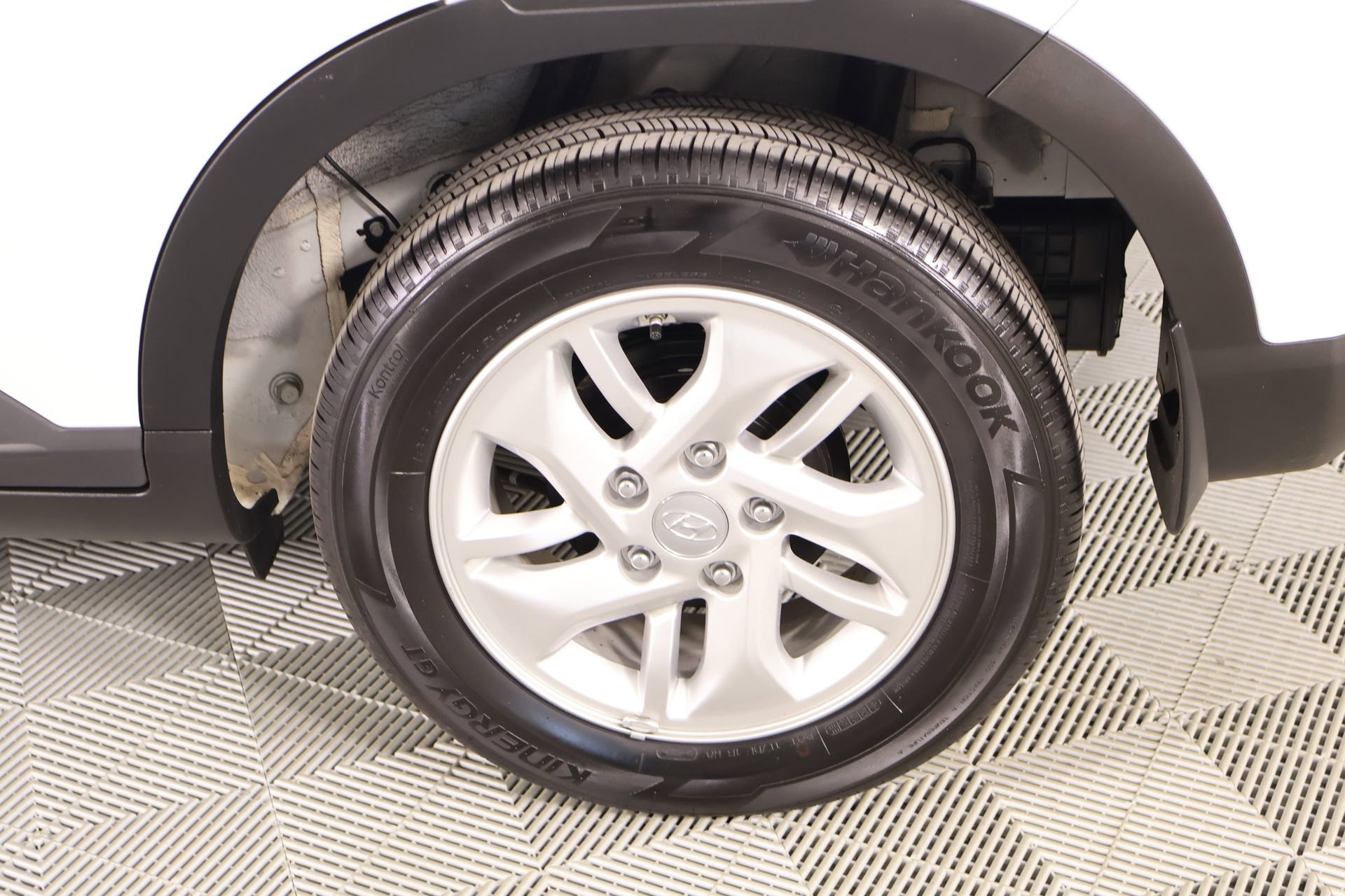Used 2026 Hyundai Venue SE FWD image 17