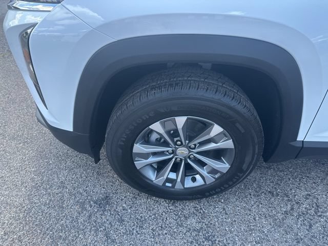 New 2026 Chevrolet Equinox LT w/ Convenience Package II FWD image 10