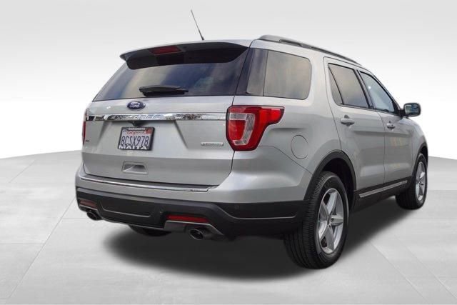 Used 2018 Ford Explorer XLT w/ Equipment Group 202A image 3