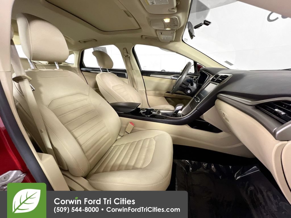 Used 2014 Ford Fusion SE FWD image 17