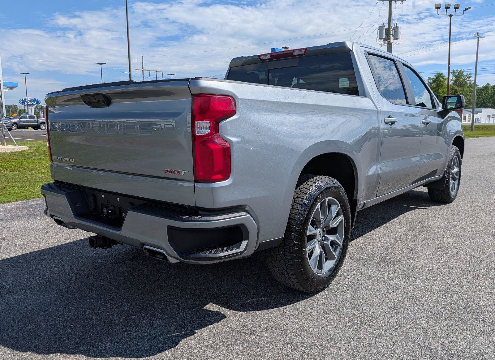 Used 2025 Chevrolet Silverado 1500 RST AWD/4WD image 8