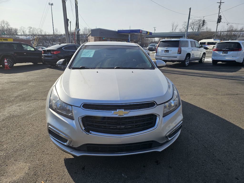 Used 2016 Chevrolet Cruze LT image 2