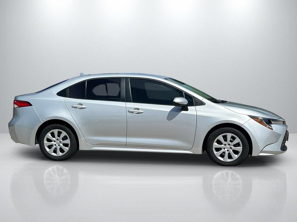 Used 2024 Toyota Corolla LE FWD image 4
