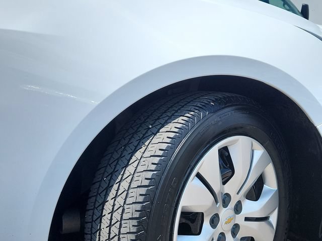 Used 2013 Chevrolet Cruze LS FWD image 18