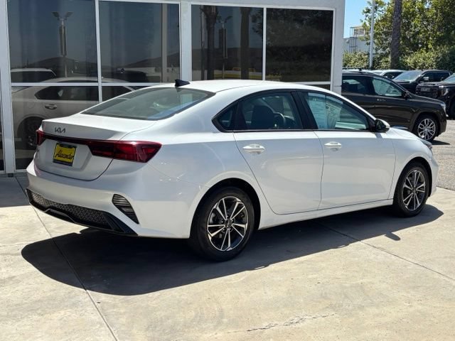 Used 2023 Kia Forte LXS FWD image 3