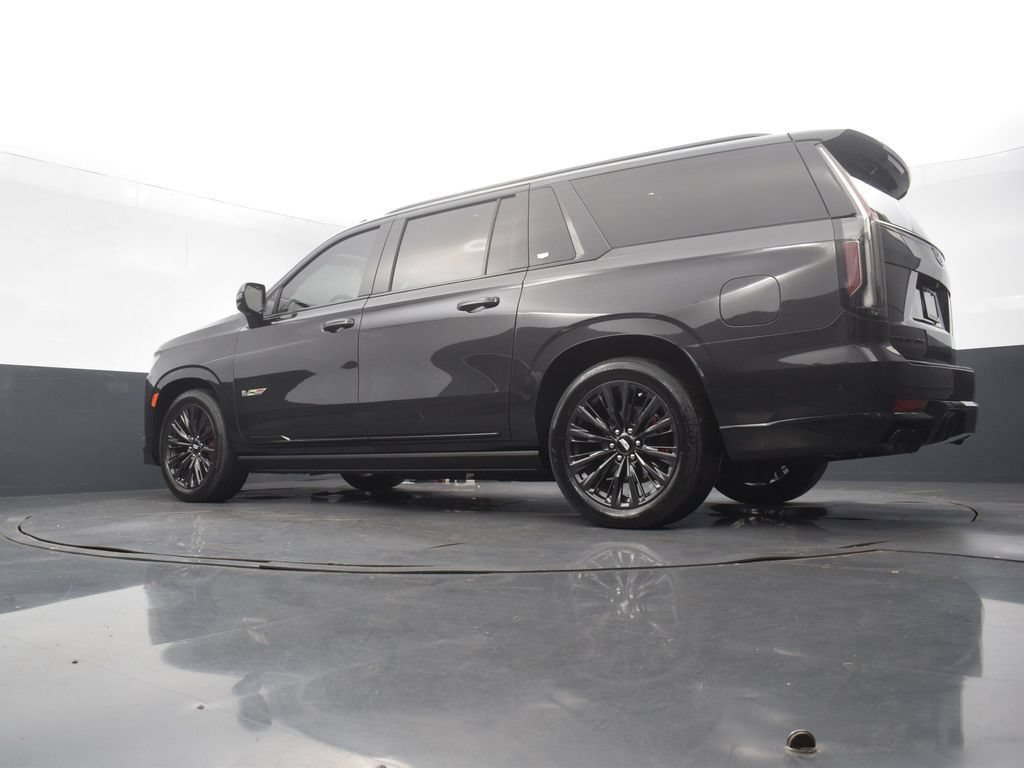 Certified 2024 Cadillac Escalade ESV V w/ LPO, ONYX Package AWD/4WD image 55