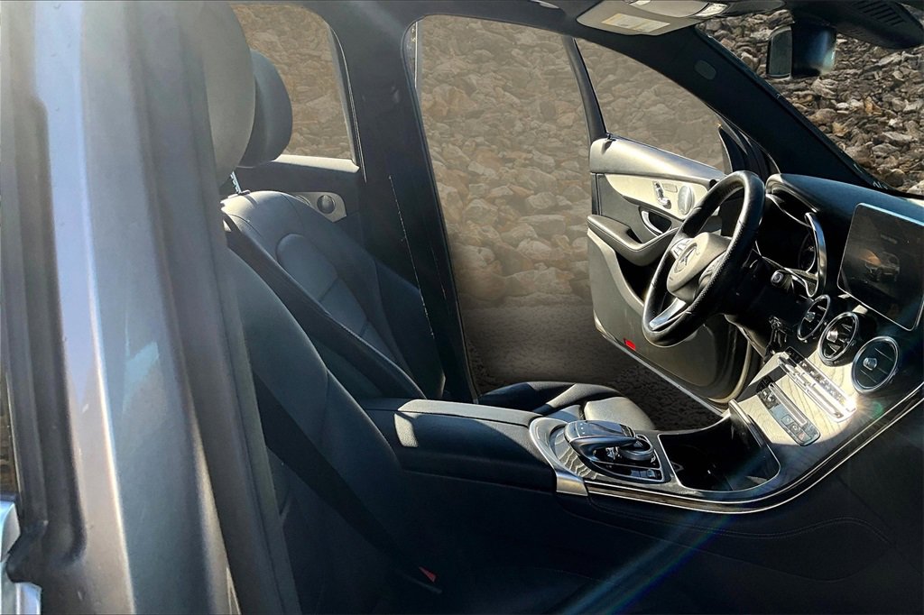 Used 2019 Mercedes-Benz GLC 300 4MATIC w/ Multimedia Package image 7