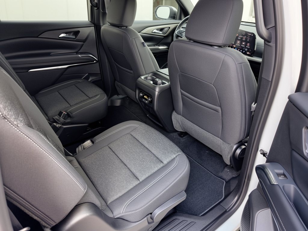 New 2027 Chevrolet Traverse LT FWD image 29