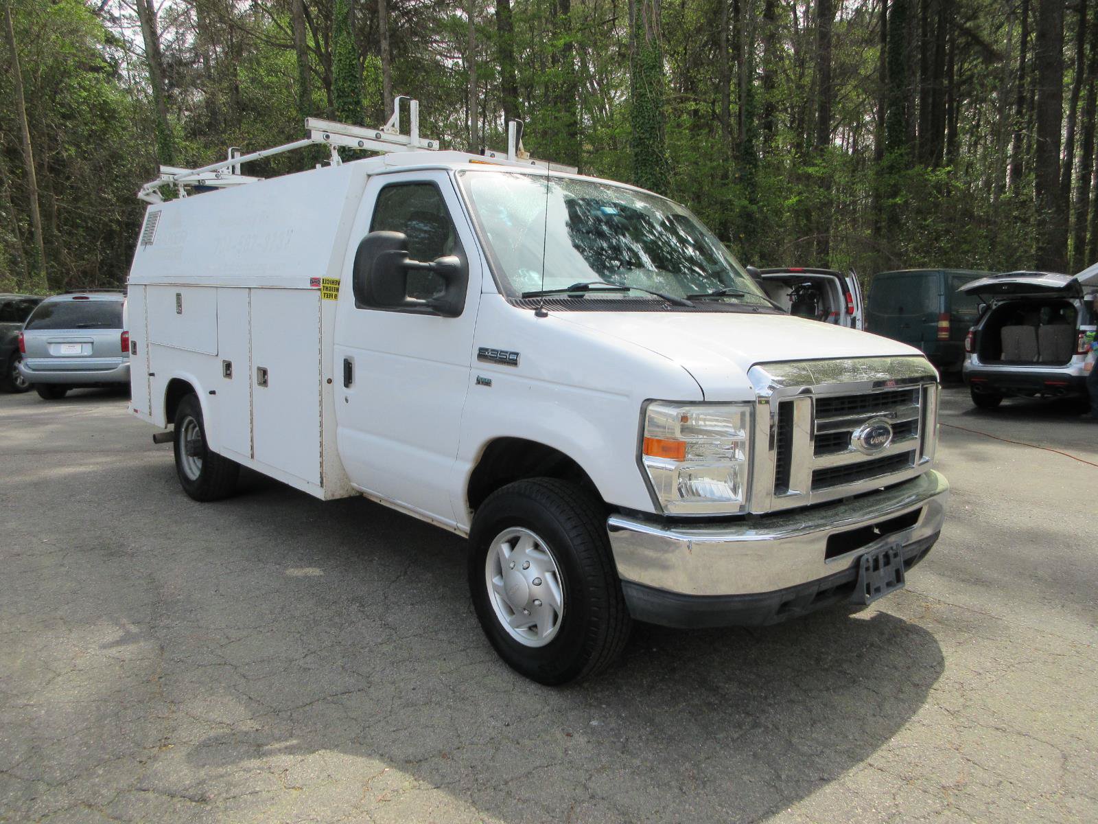 Used 2013 Ford E-350 and Econoline 350 Super Duty w/ Class I Trailer Tow Pkg RWD image 3
