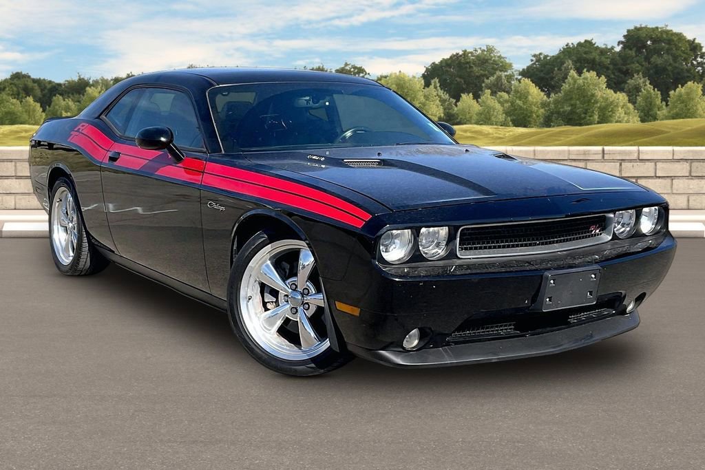 Used 2013 Dodge Challenger R/T image 2