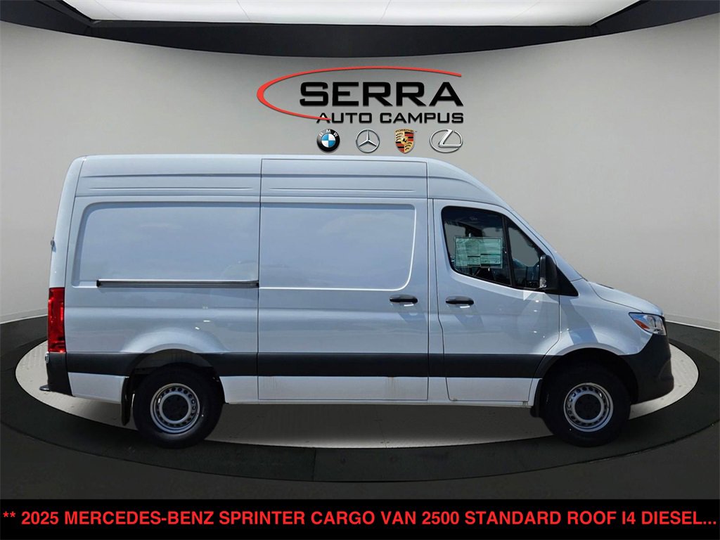 Used 2025 Mercedes-Benz Sprinter 2500 image 2