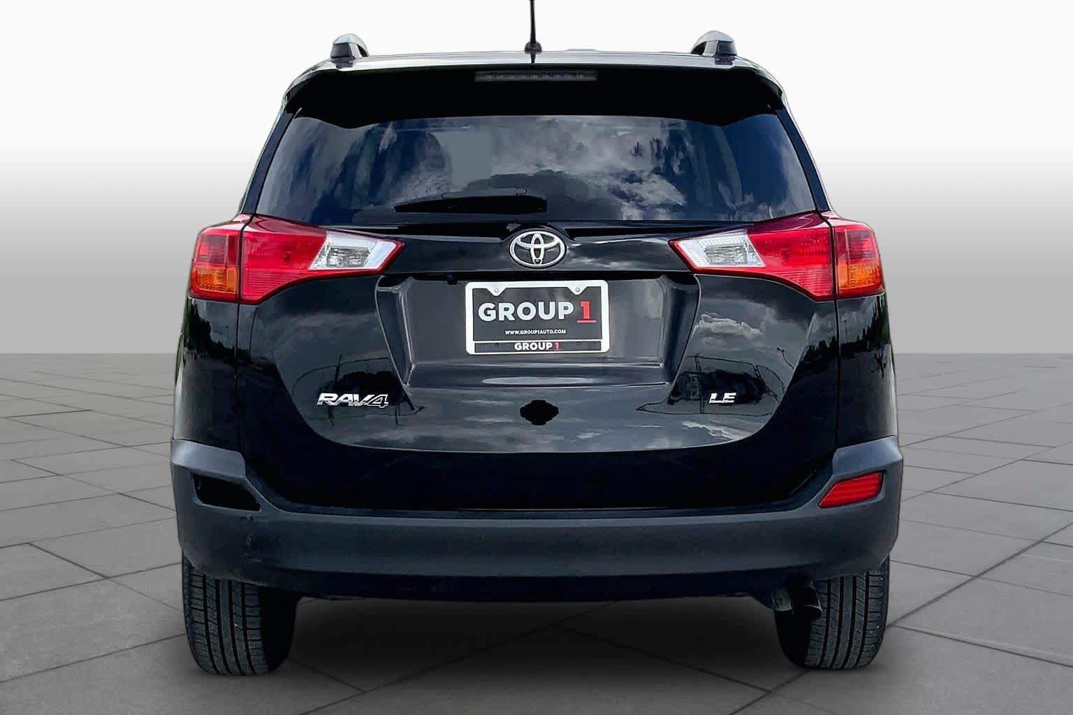 Used 2014 Toyota RAV4 LE FWD image 5
