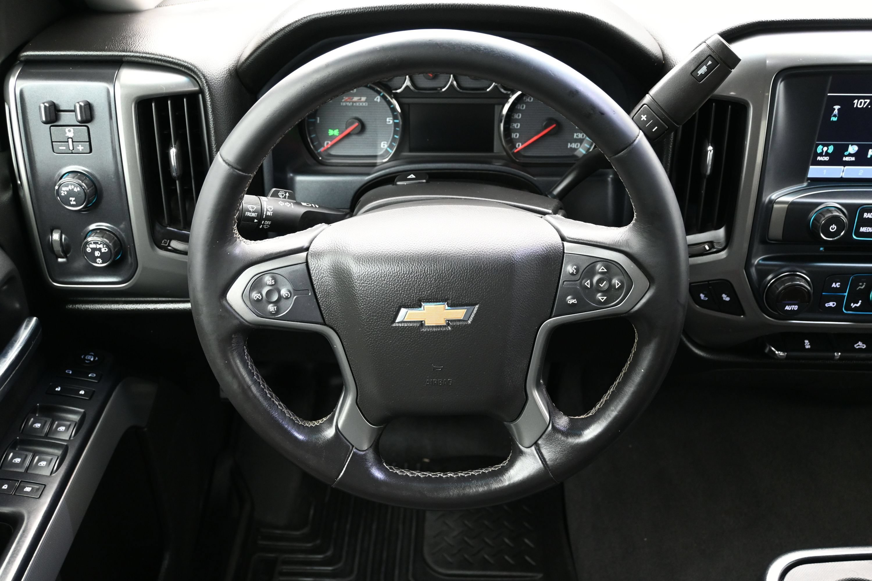 Used 2018 Chevrolet Silverado 1500 LT w/ All Star Edition AWD/4WD image 15