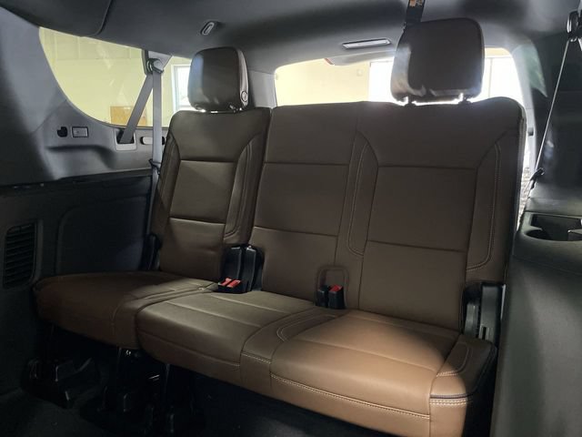 New 2026 Chevrolet Suburban High Country w/ Sun And Tow Package AWD/4WD image 24