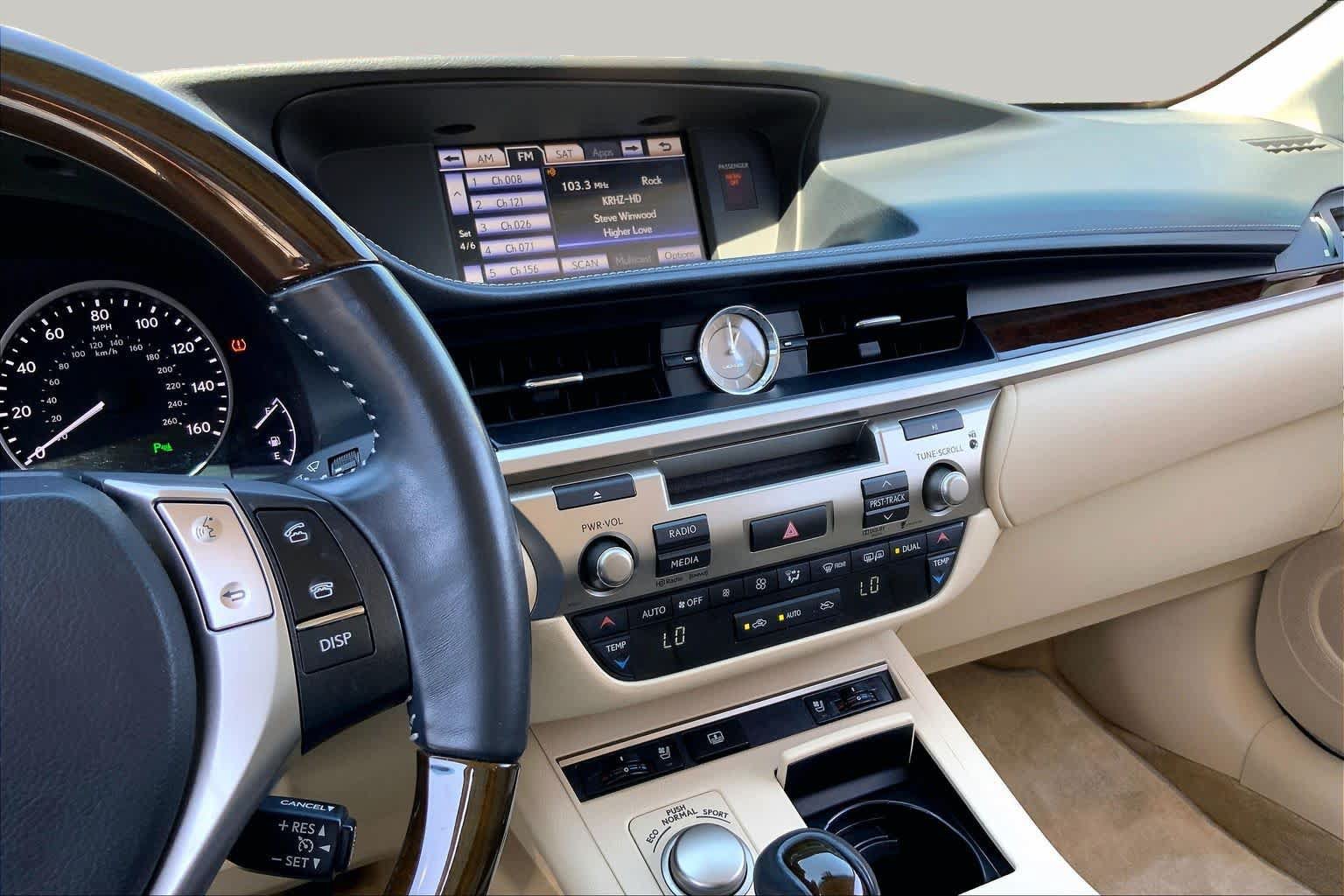 Used 2014 Lexus ES 350 w/ Luxury Package FWD image 7