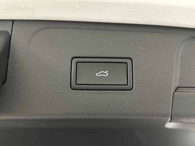 New 2026 Volkswagen Atlas Peak Edition image 13