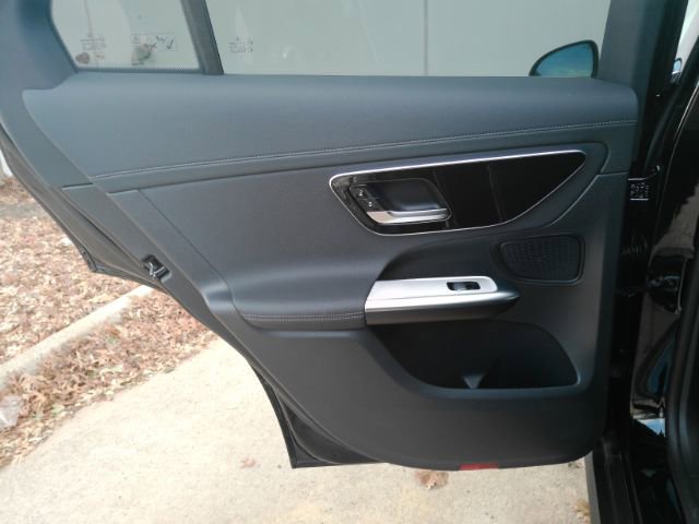 Used 2024 Mercedes-Benz GLC 300 image 18