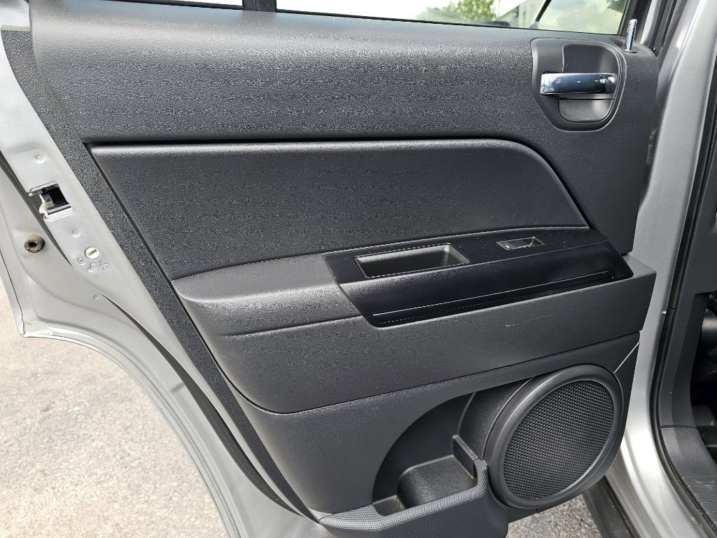 Used 2015 Jeep Compass Sport w/ Power Value Group image 37