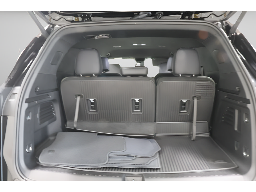 New 2026 Chevrolet Traverse LT w/ Driver Confidence Package FWD image 27