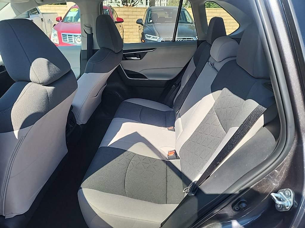 Used 2025 Toyota RAV4 XLE w/ Convenience Package image 11