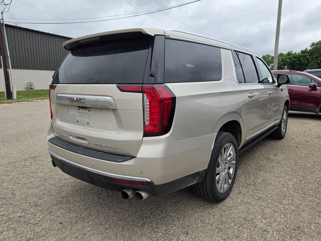 Used 2021 GMC Yukon XL Denali w/ Denali Premium Package AWD/4WD image 2