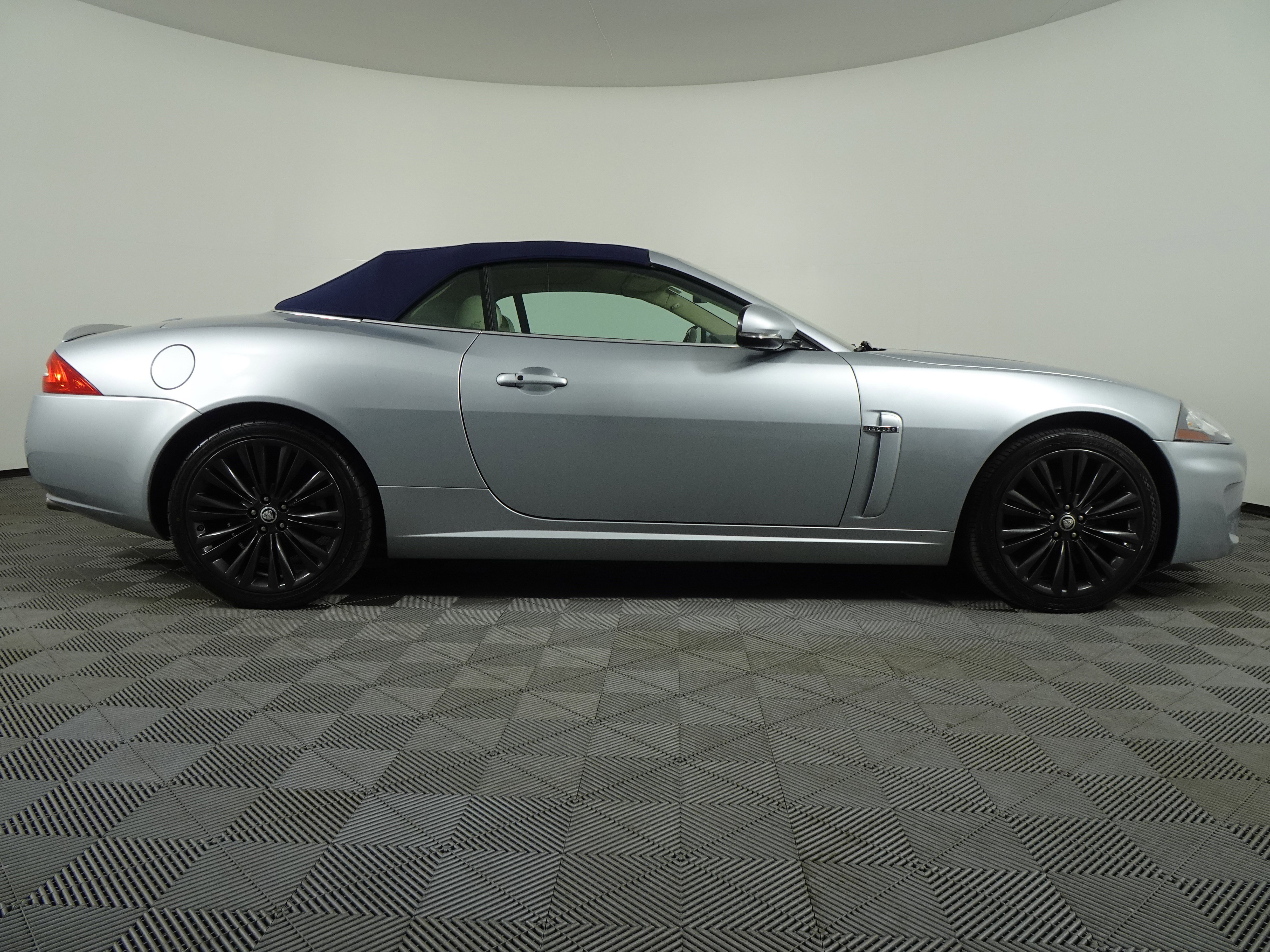 Used 2010 Jaguar XK Convertible image 51