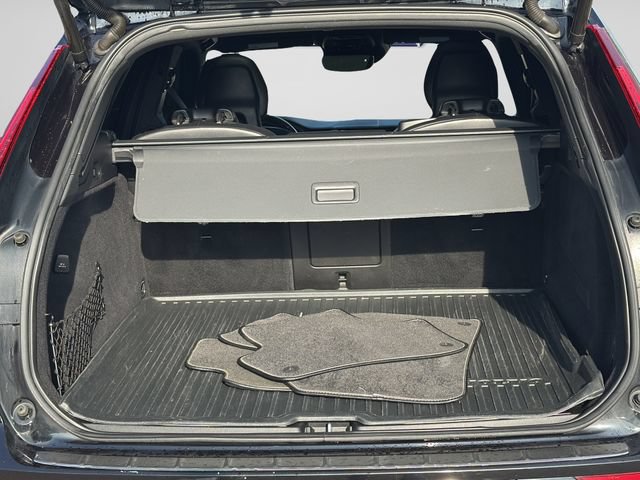 Used 2018 Volvo XC60 T5 R-Design w/ Convenience Package AWD/4WD image 15