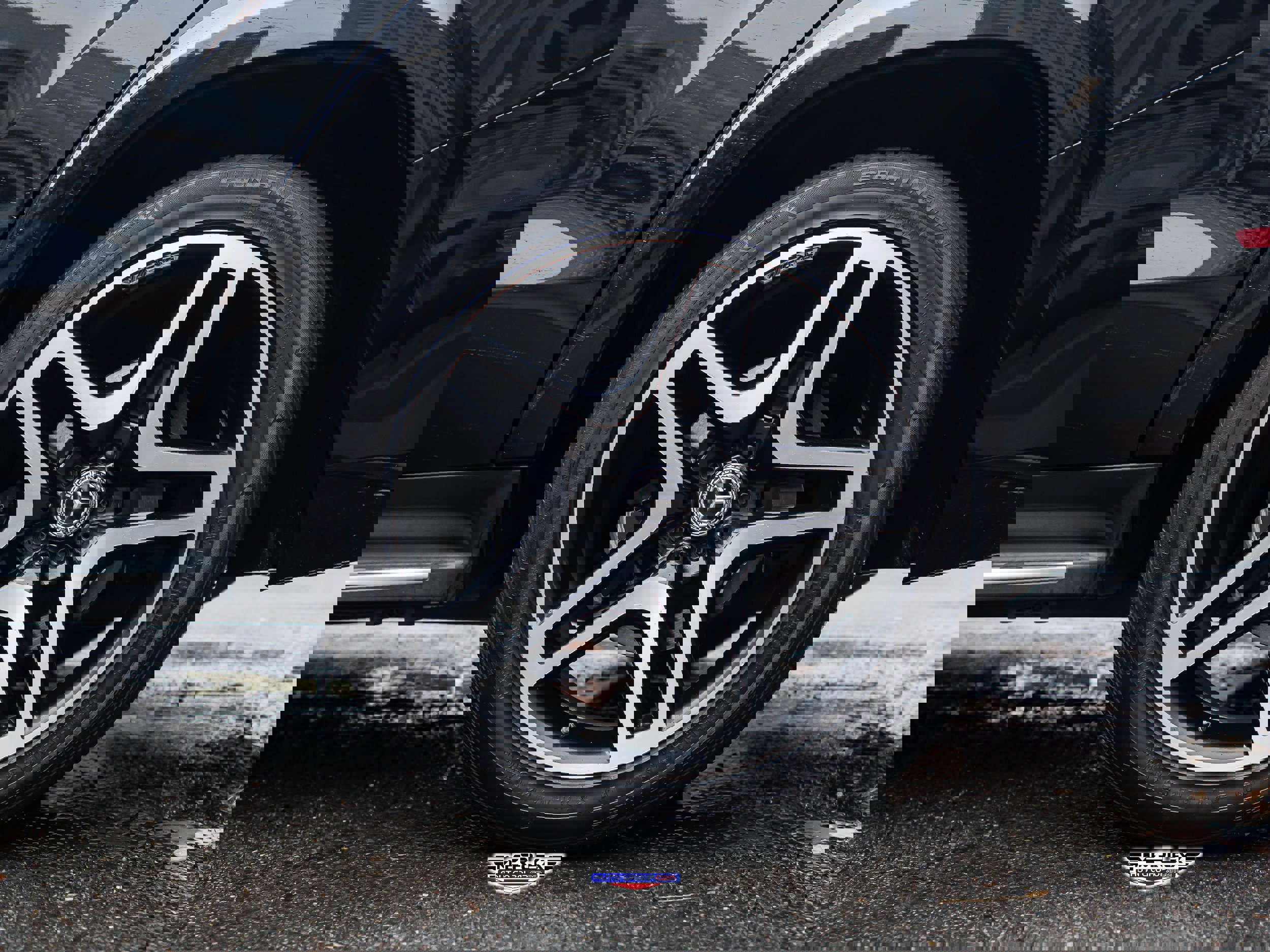 Used 2017 Mercedes-Benz GLS 550 550 4MATIC w/ Driver Assistance Package image 12