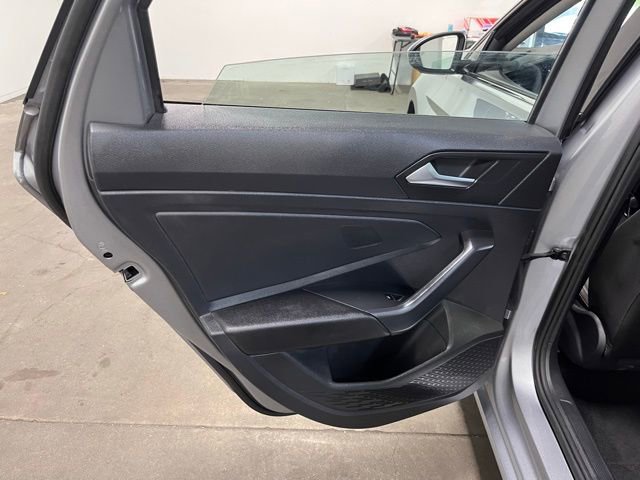 Used 2024 Volkswagen Jetta SE image 19