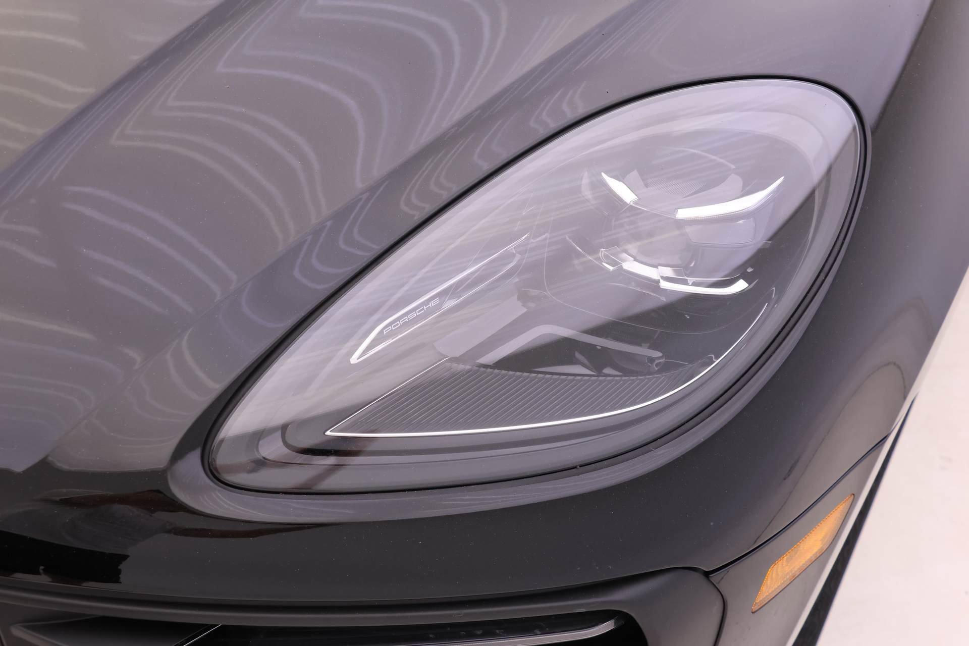 Used 2025 Porsche Macan image 24