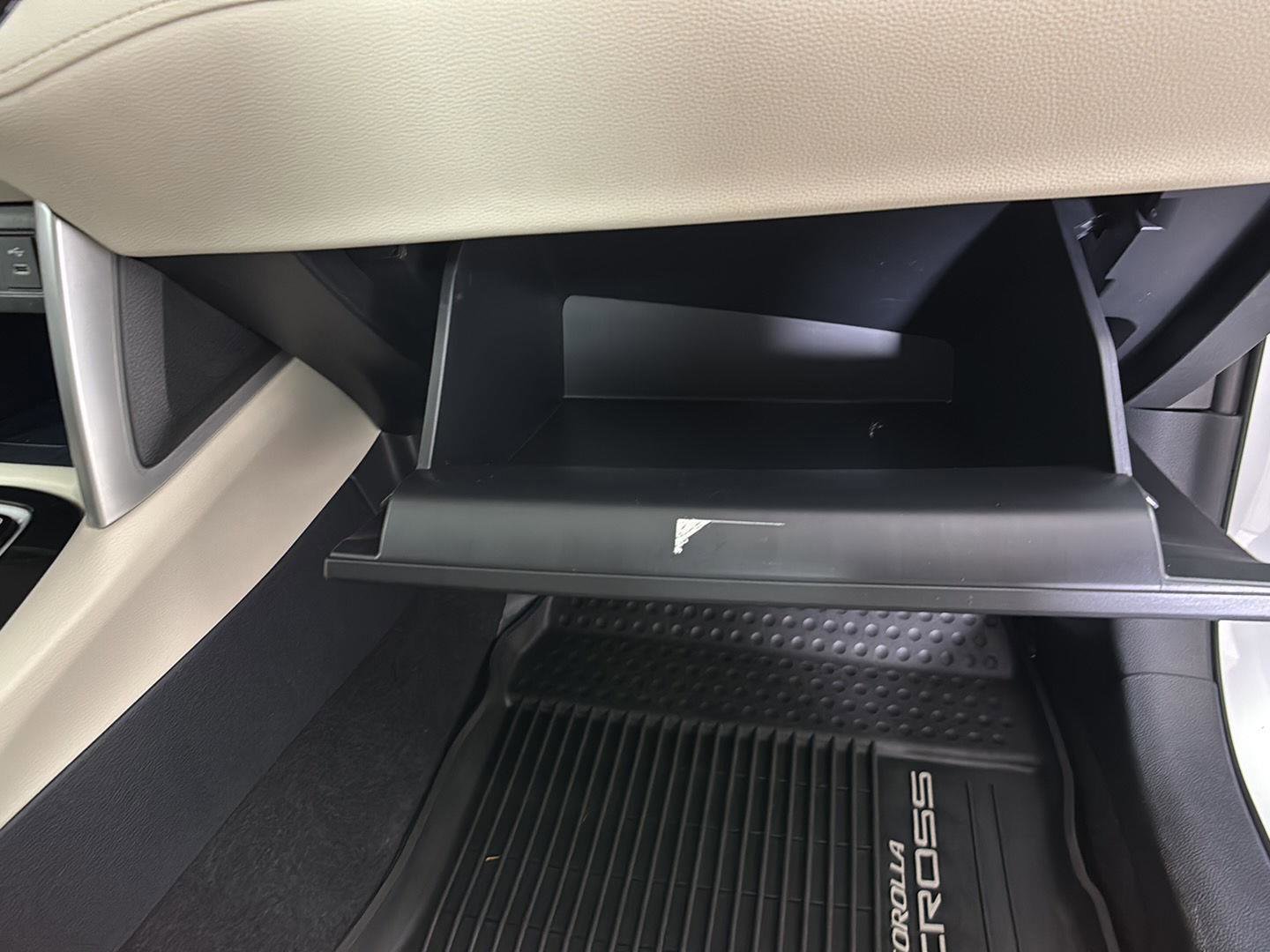 Used 2023 Toyota Corolla Cross XLE w/ Convenience Package image 24