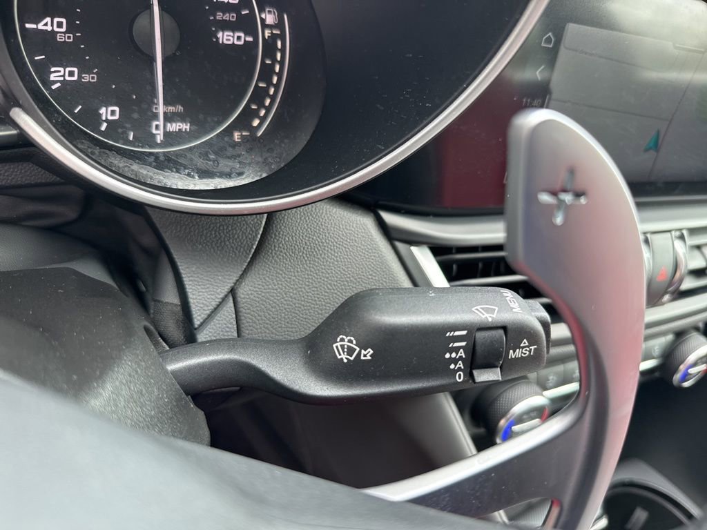Used 2022 Alfa Romeo Giulia Veloce image 36