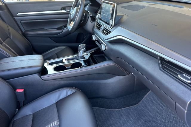 Used 2025 Nissan Altima 2.5 SR FWD image 19