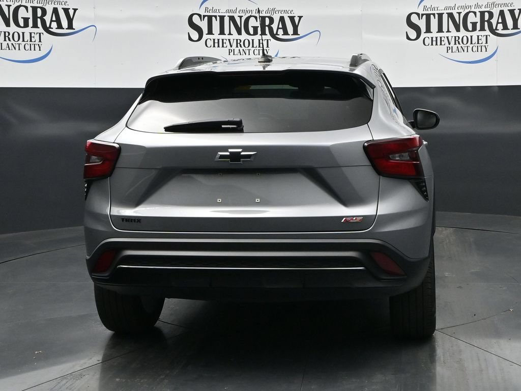 Used 2024 Chevrolet Trax RS w/ Sunroof Package FWD image 6