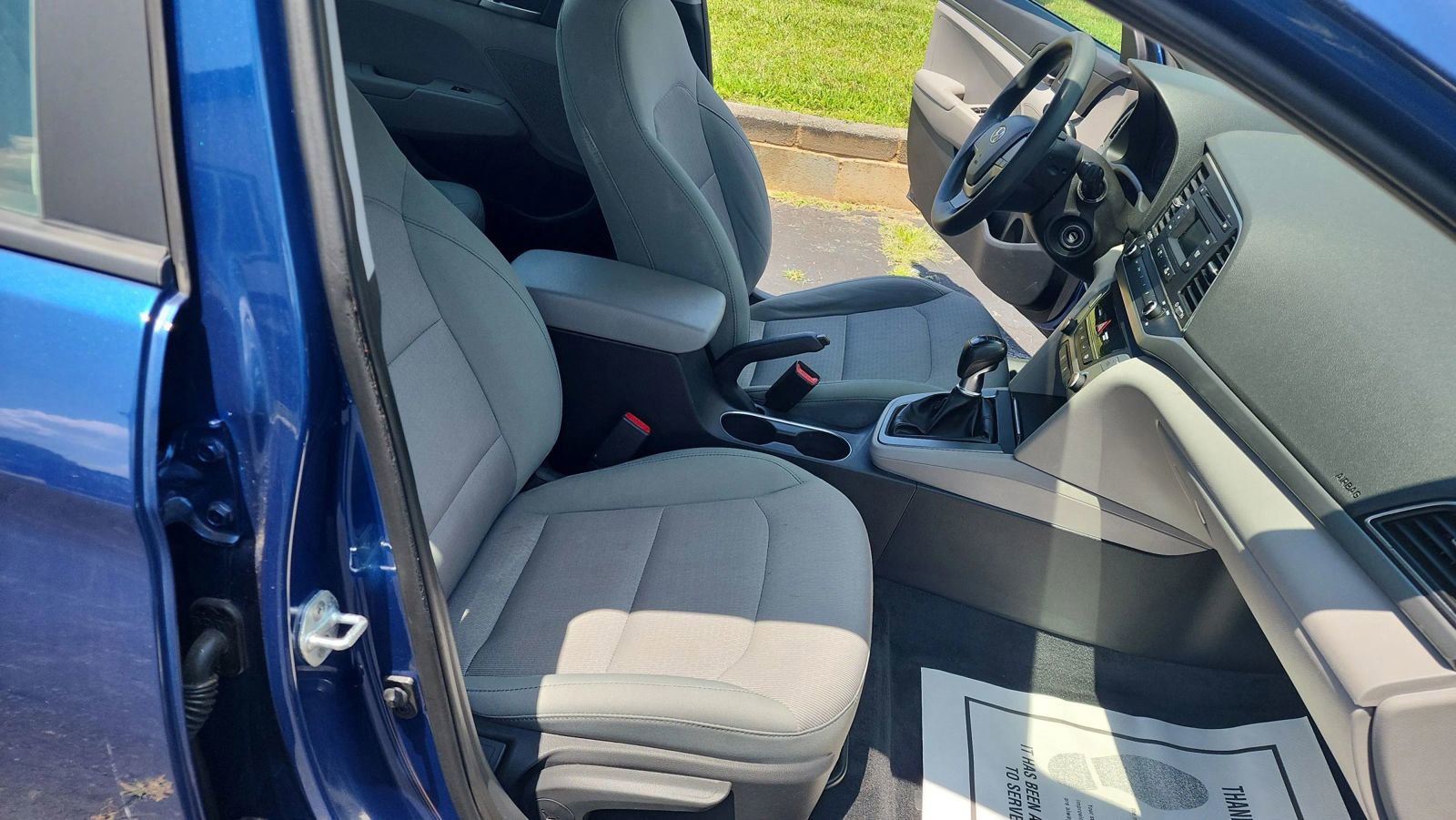 Used 2017 Hyundai Elantra SE image 22