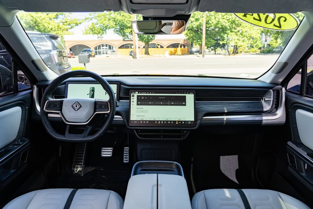 Used 2024 Rivian R1S Adventure AWD/4WD image 10