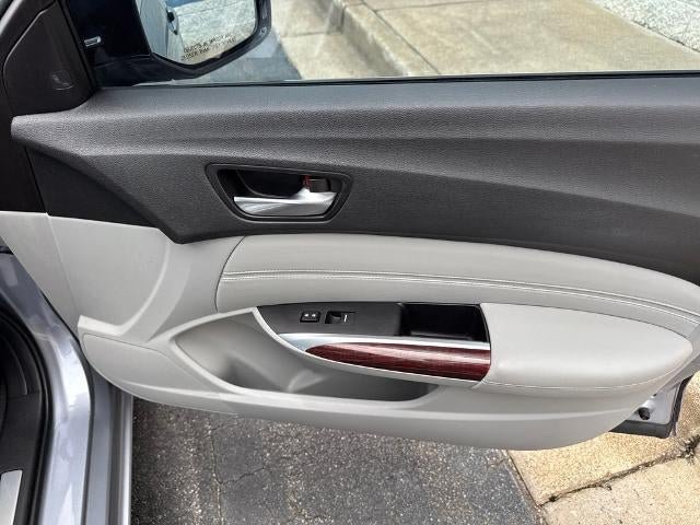 Used 2015 Acura TLX w/ Technology Package FWD image 9