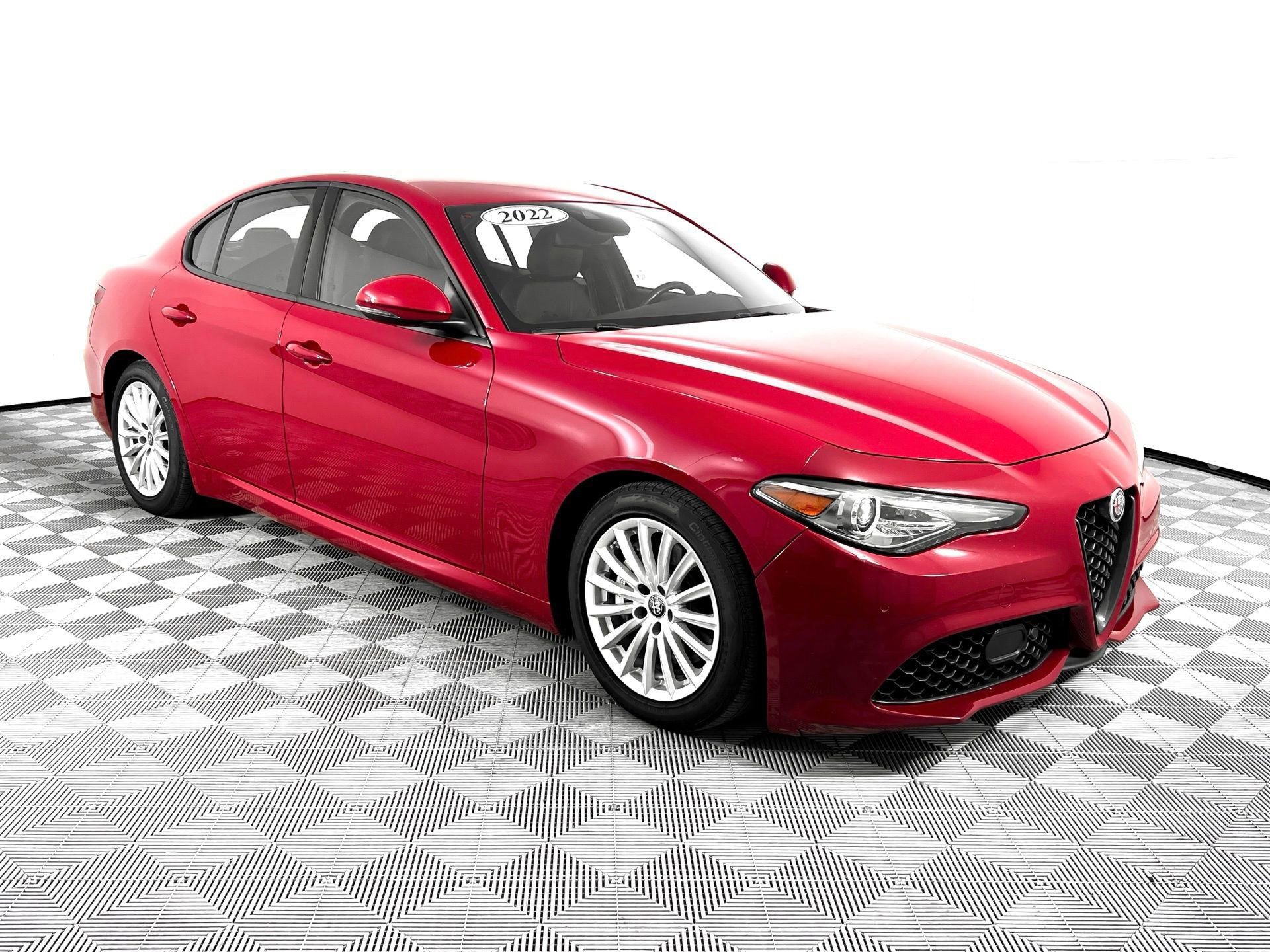 Used 2022 Alfa Romeo Giulia Sprint image 1