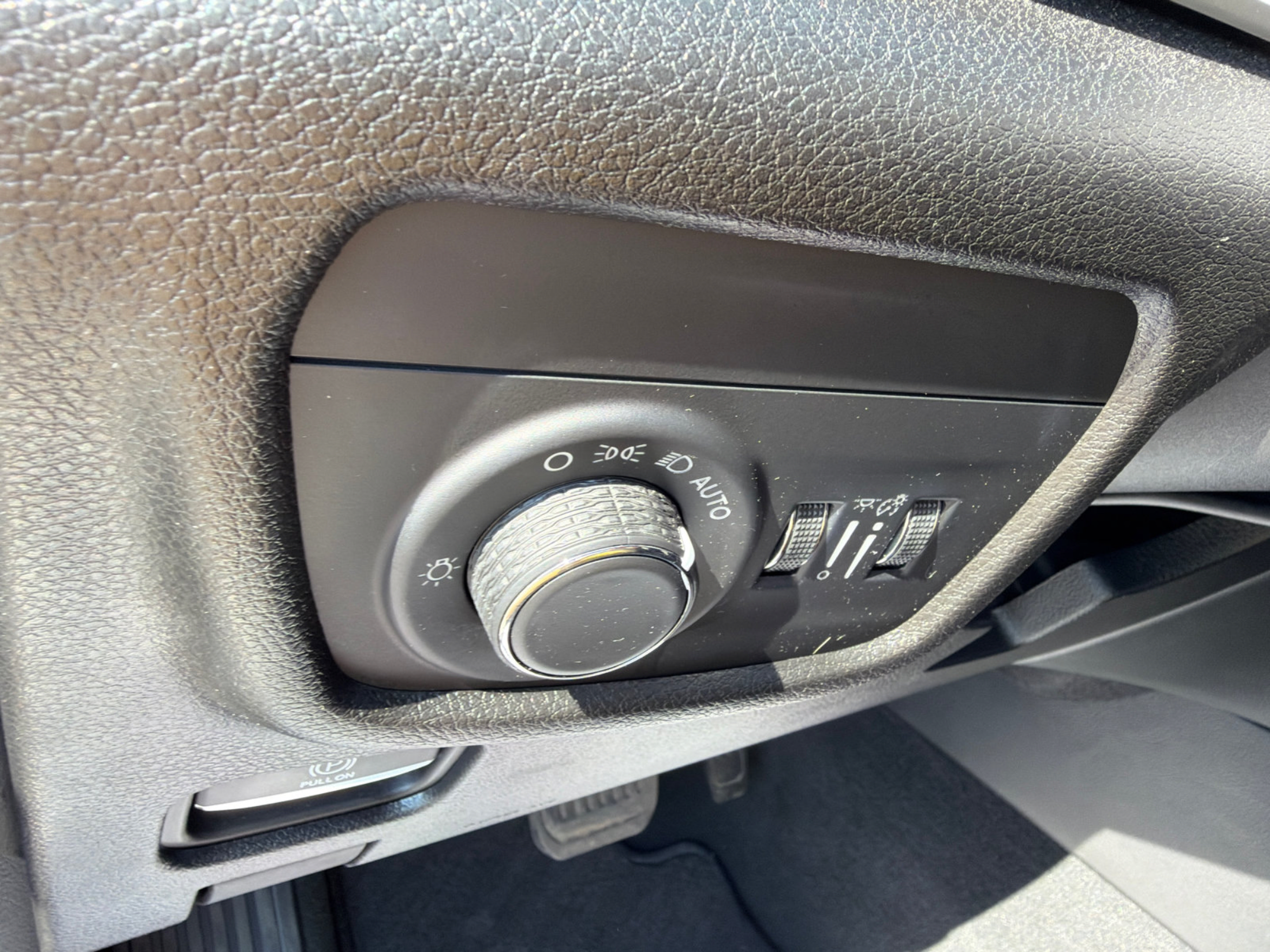 Used 2023 Jeep Grand Cherokee Altitude AWD/4WD image 16