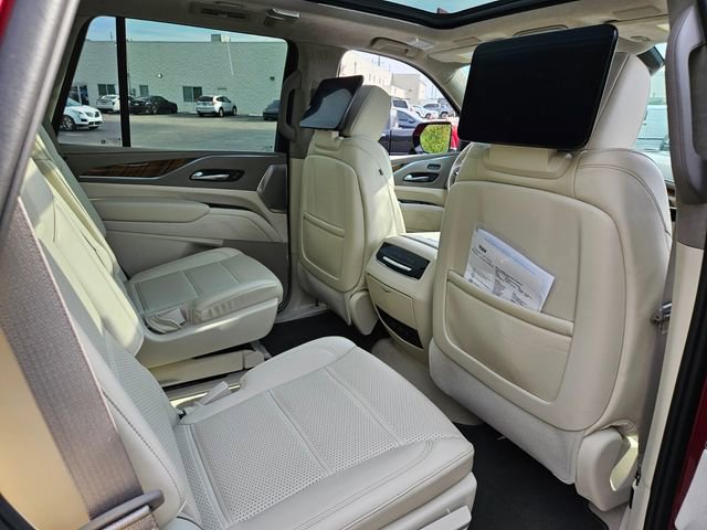 Used 2023 Cadillac Escalade Premium Luxury Platinum w/ Heavy-Duty Trailer Package image 22