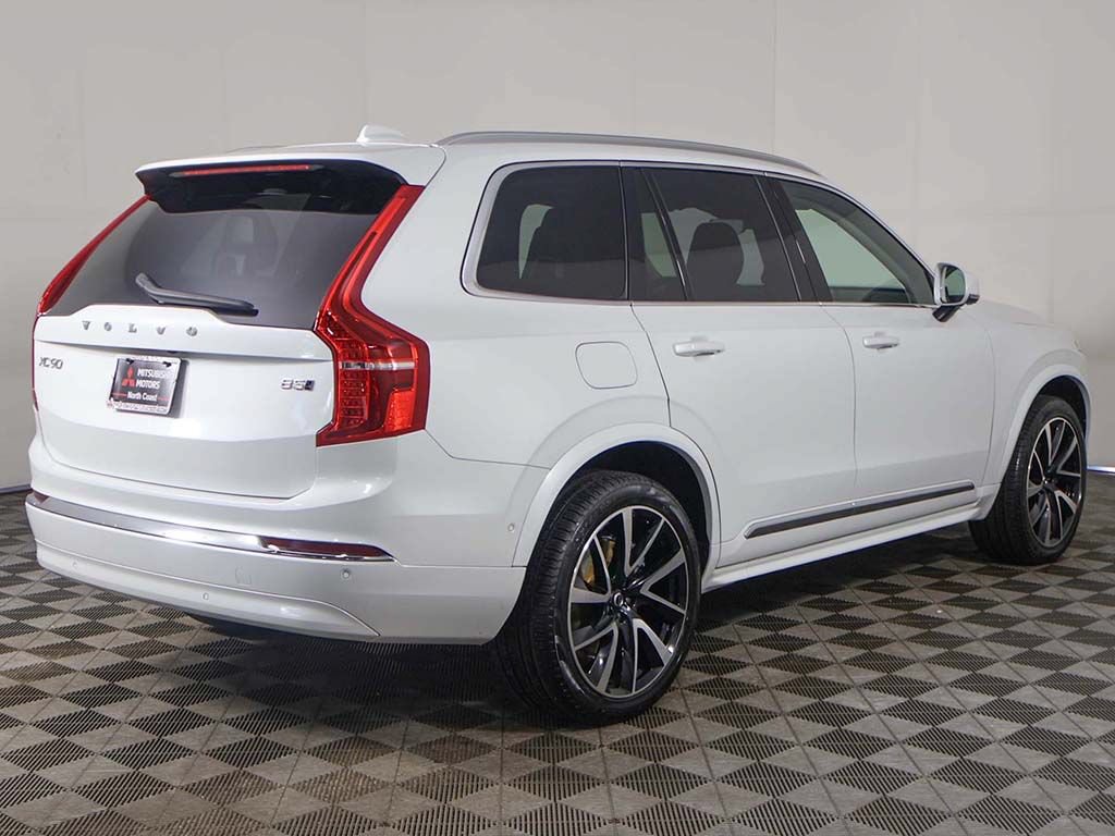 Used 2025 Volvo XC90 B5 Plus AWD/4WD image 14